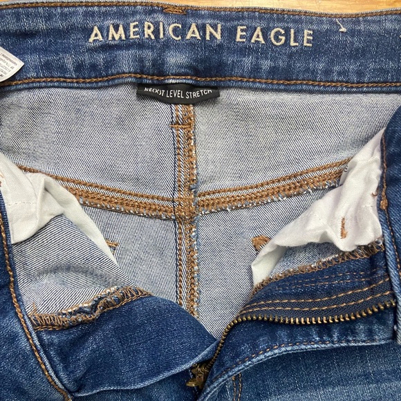 AE AMERICAN EAGLE MEDIUM WASH SKINNY JEANS - Picture 6 of 6